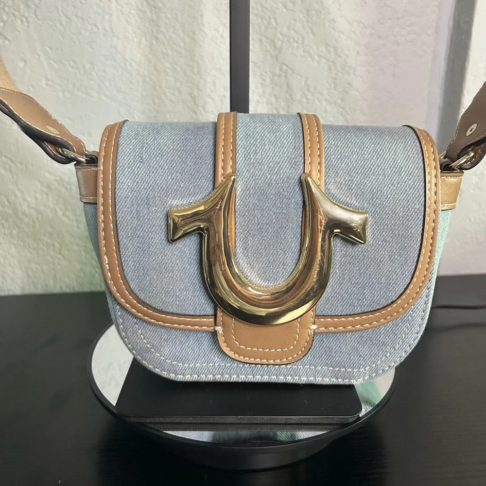 NWOT- TRUE RELIGION denim and Tan Women's crossbody bag - Picture 3 of 6